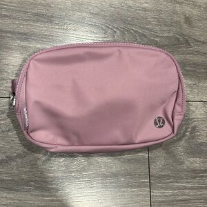 NWT lululemon belt bag